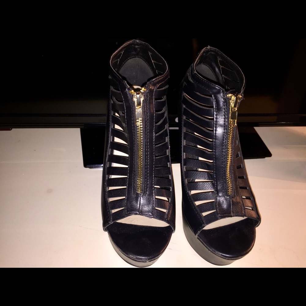 Black Just Fab heels
